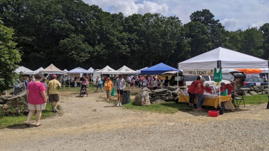 12 Best Farmers Markets in Connecticut [Update 2023]