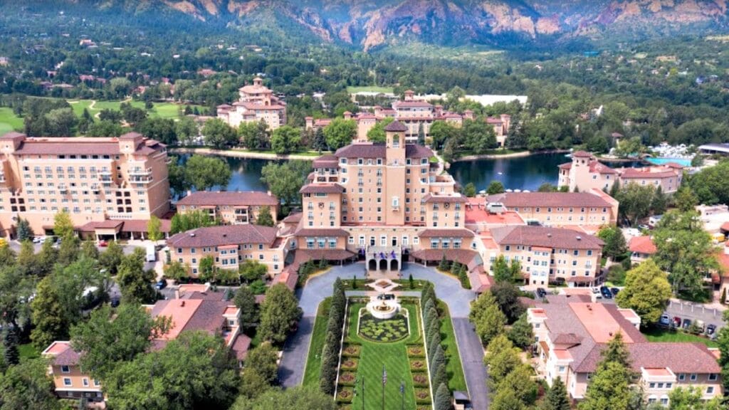 The Broadmoor is one of the best golf resorts in Colorado