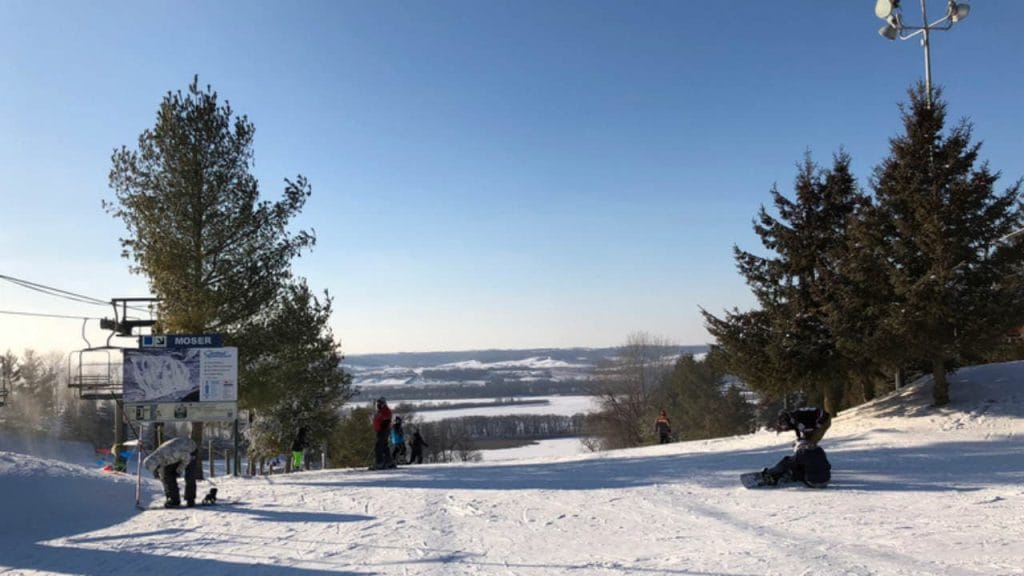 Chestnut Mountain Resort is one of the most Wonderful Ski Resorts in Illinois