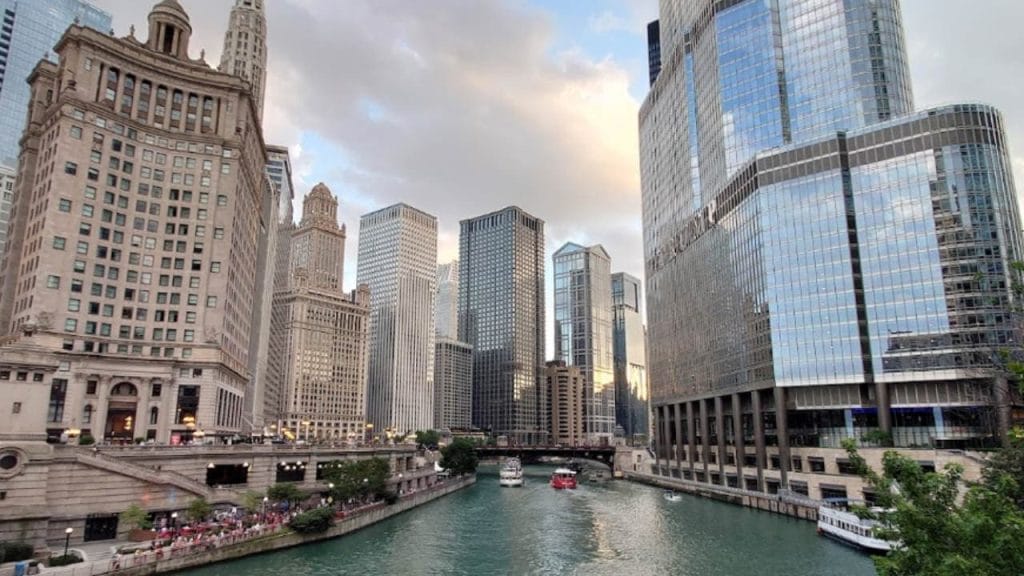 Chicago is one of the best Biggest Cities in Illinois by Area 