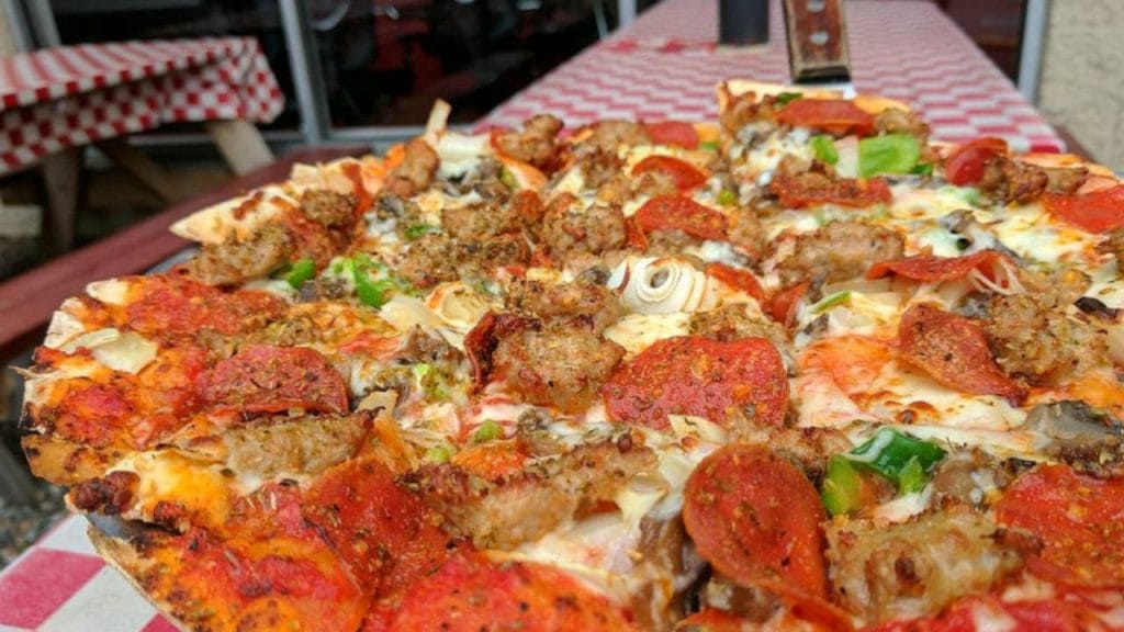 Chicago Thin Crust Pizza