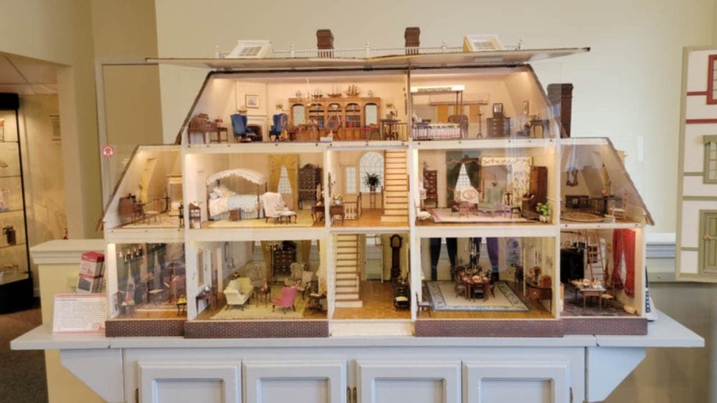 Museum of Miniature Houses & Other Collections
