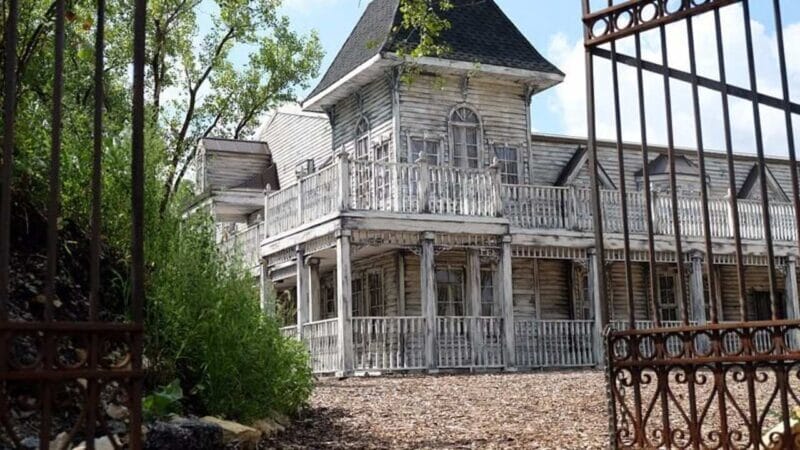 haunted houses in Illinois