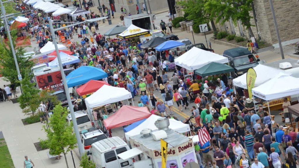 Downtown Des Moines Farmers’ Market is one of the best farmers markets in Iowa