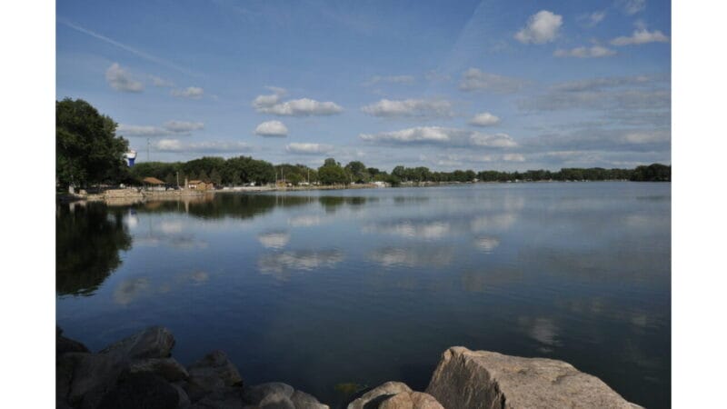 14 Best Lakes in Iowa You Should Visit [Update 2023]